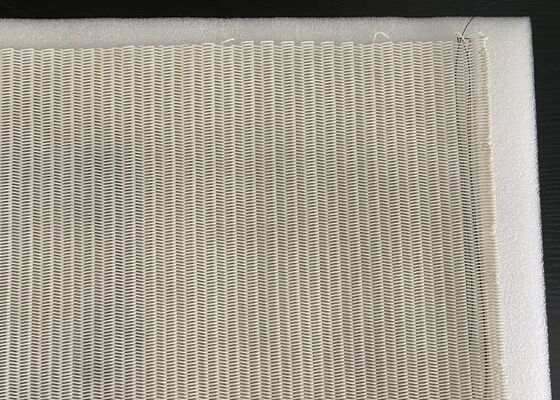حزام شبكي حلزوني من البولي إيثيلين تيرفثالات بنسبة 100% لخيوط المطاط واللاتكس مع سلك أسود مضاد للكهرباء الساكنة مقاوم لدرجة حرارة 165 درجة